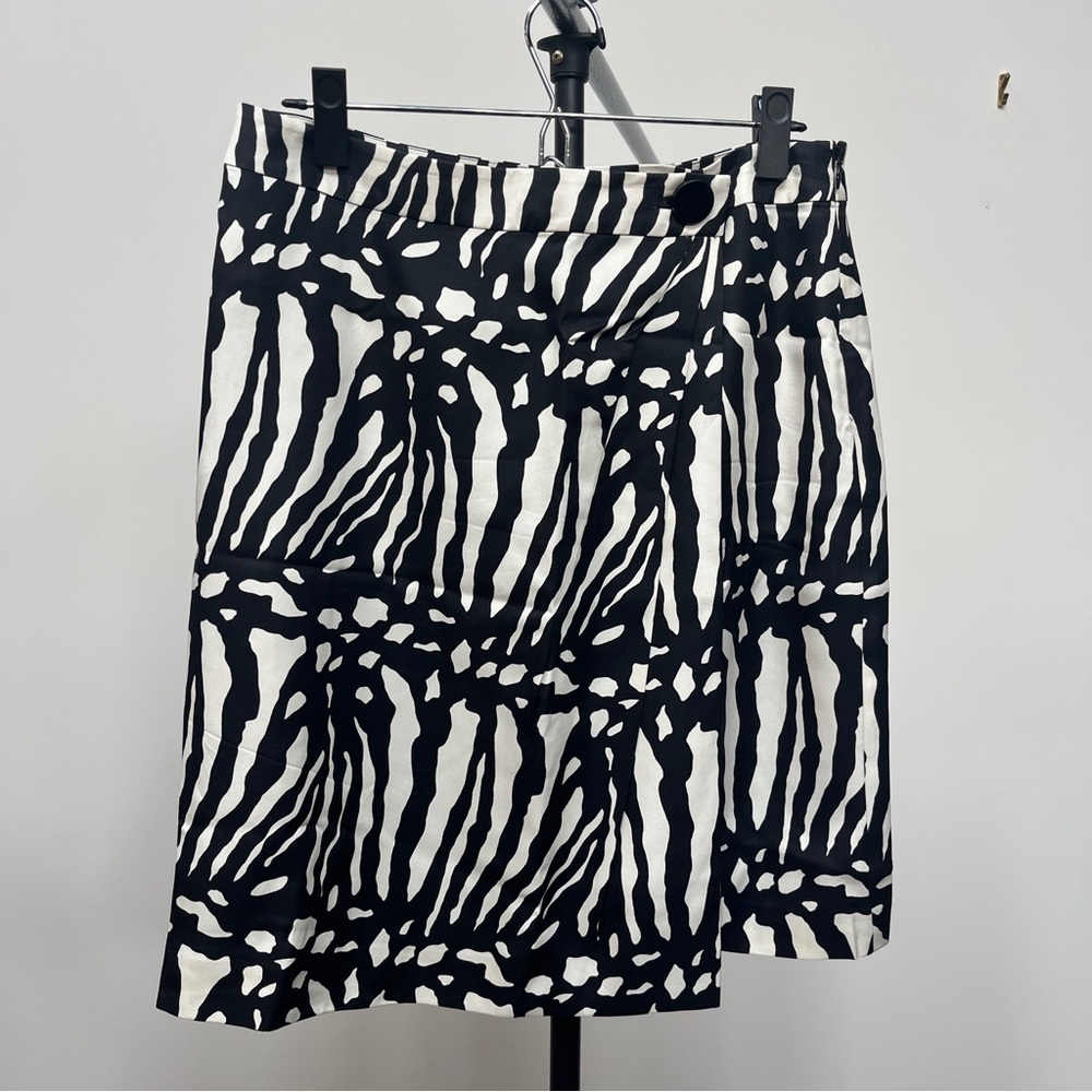 Ann Taylor Black and White Full Wrap A-Line Skirt - Like New!